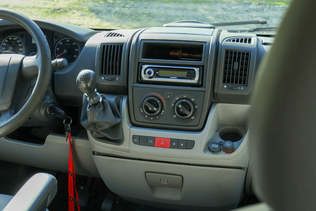 campervan_0000s_0012_Camada-3