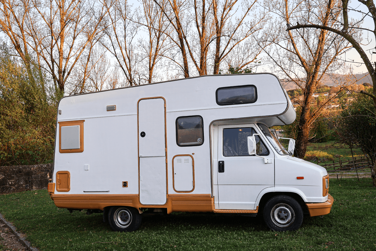 capucino-campervan_0000s_0001_Camada-10